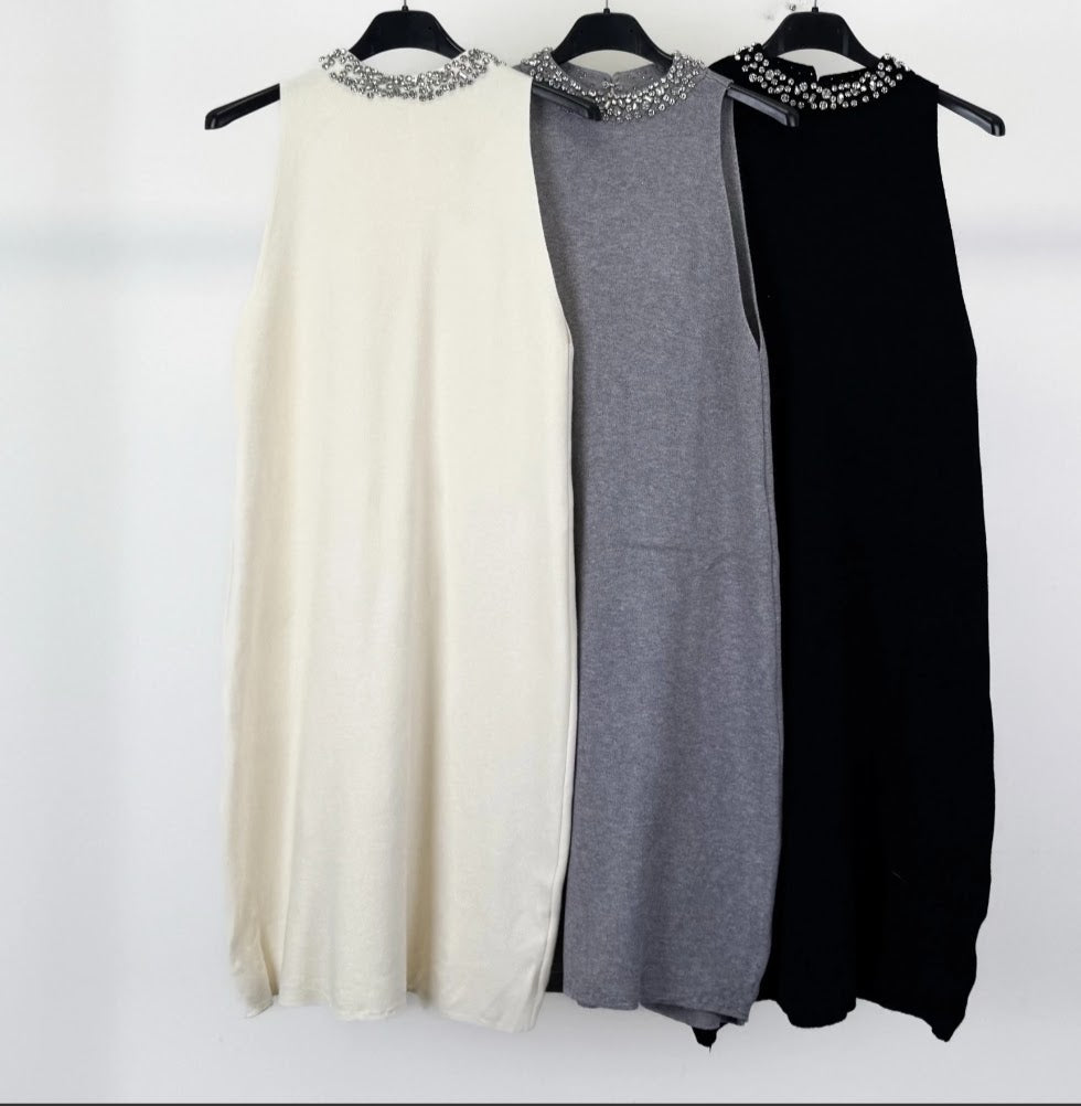 Short Dress With Jewellery Collar