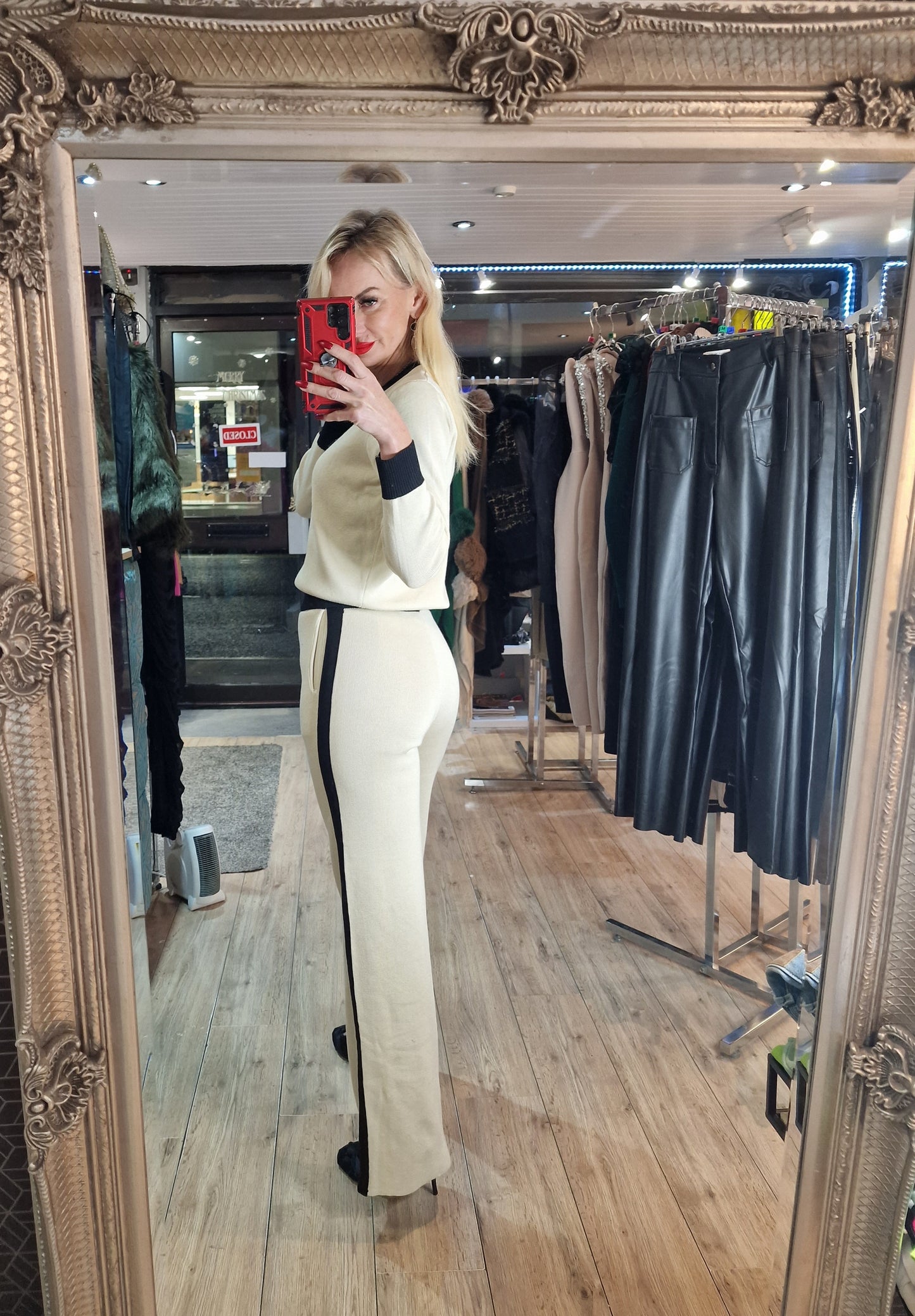 Set -Trousers and Sweater with Black Beads