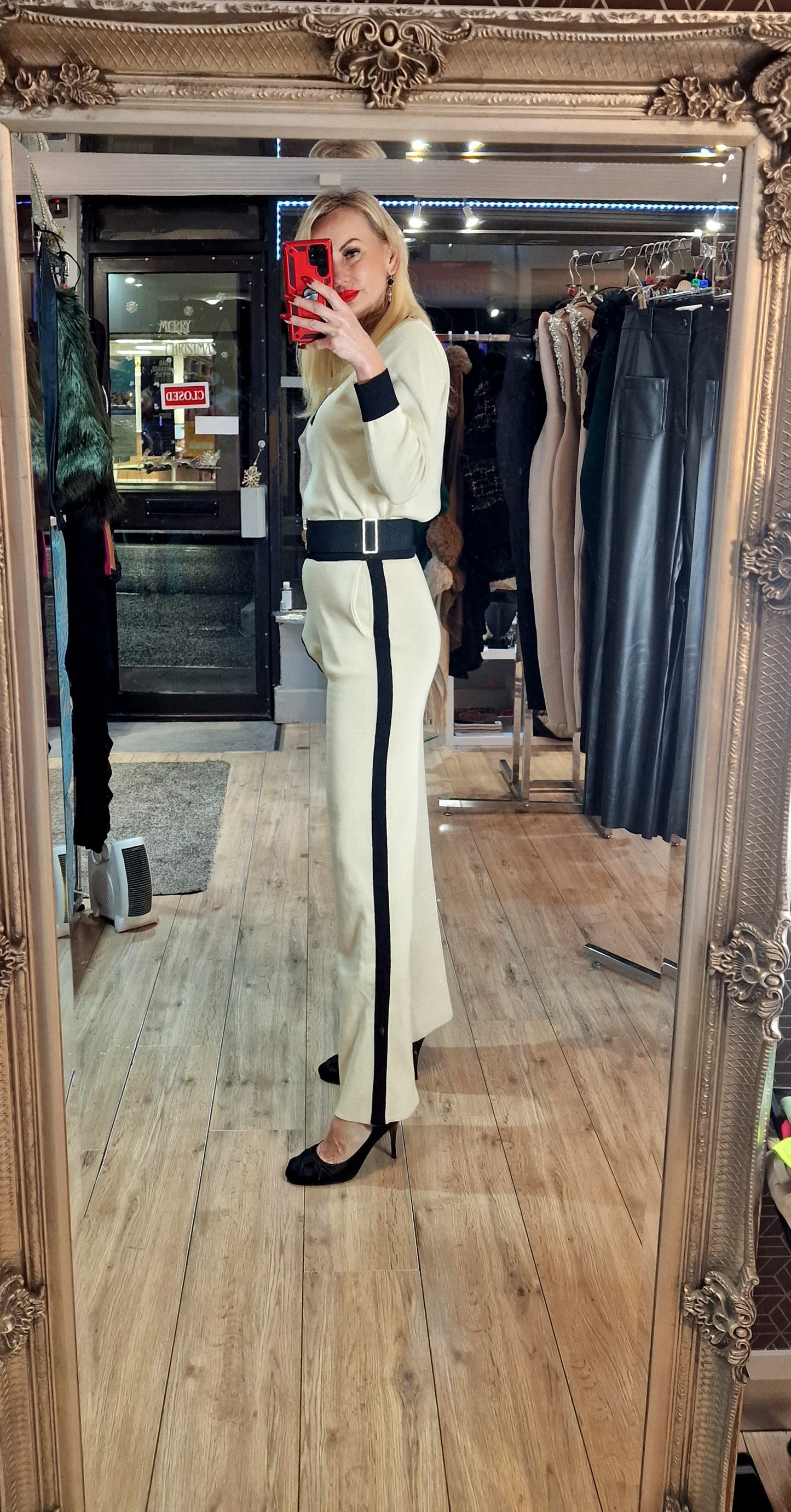 Set -Trousers and Sweater with Black Beads