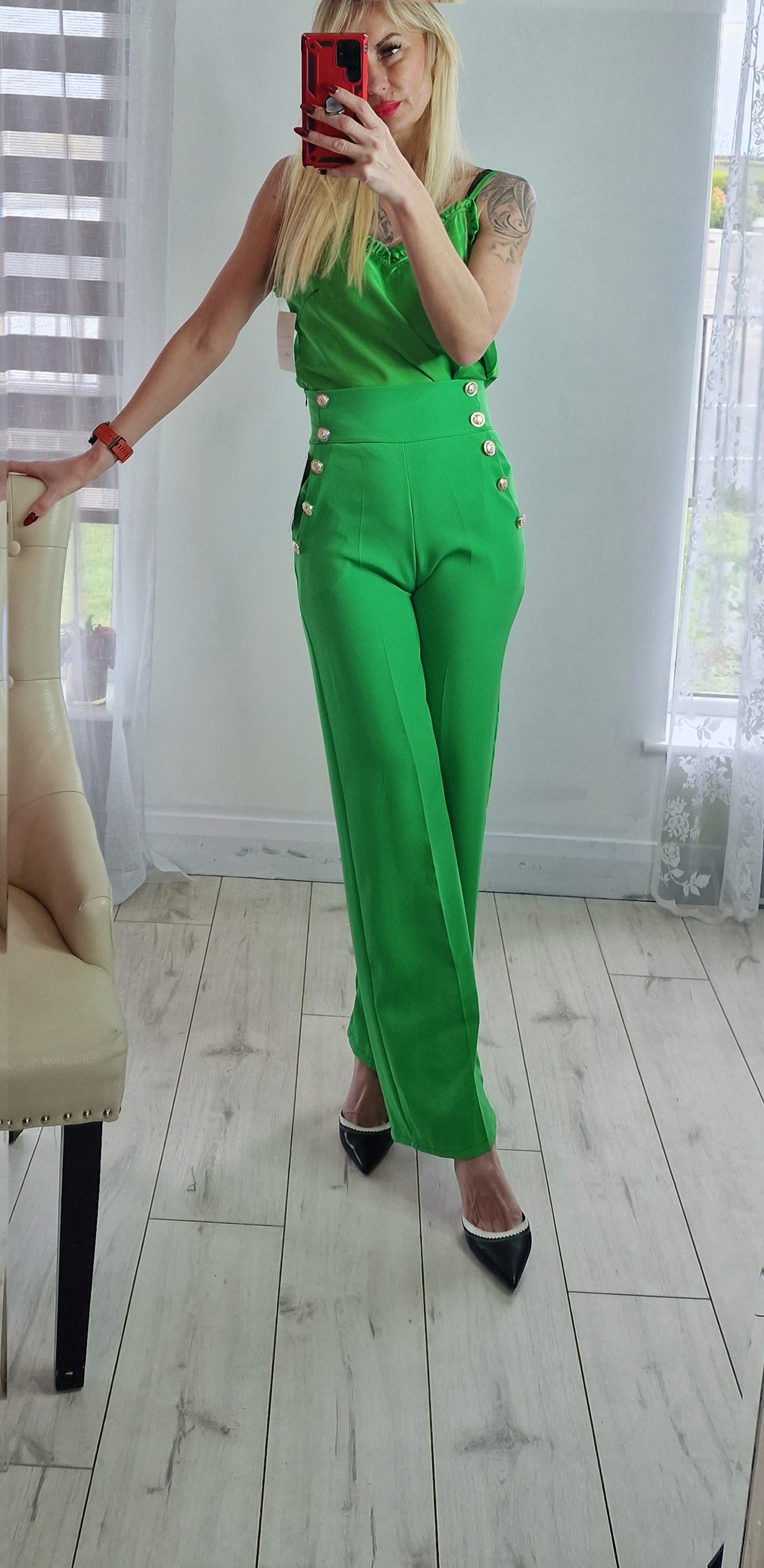 Green Elegant Trousers With Gold Buttons