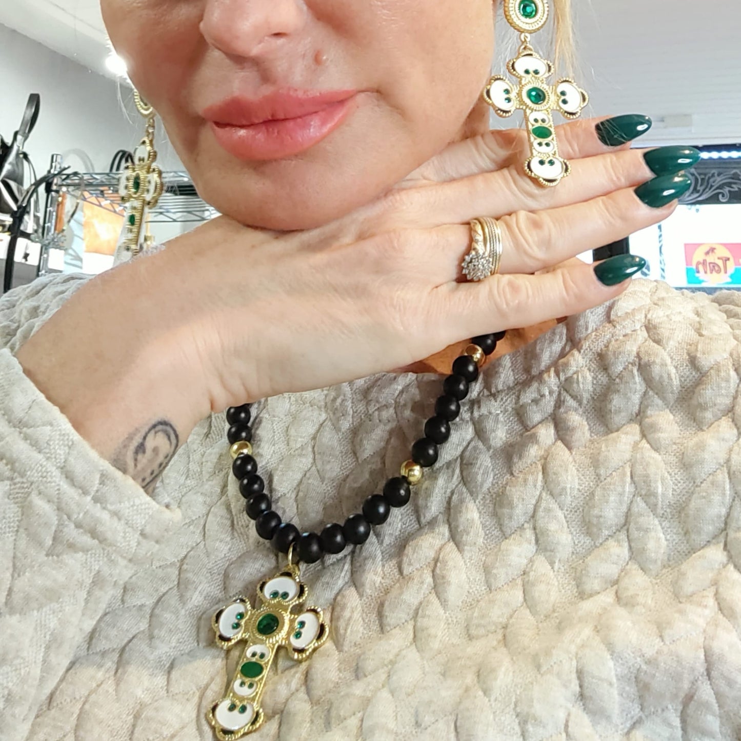 Cross Green Stones Neckless