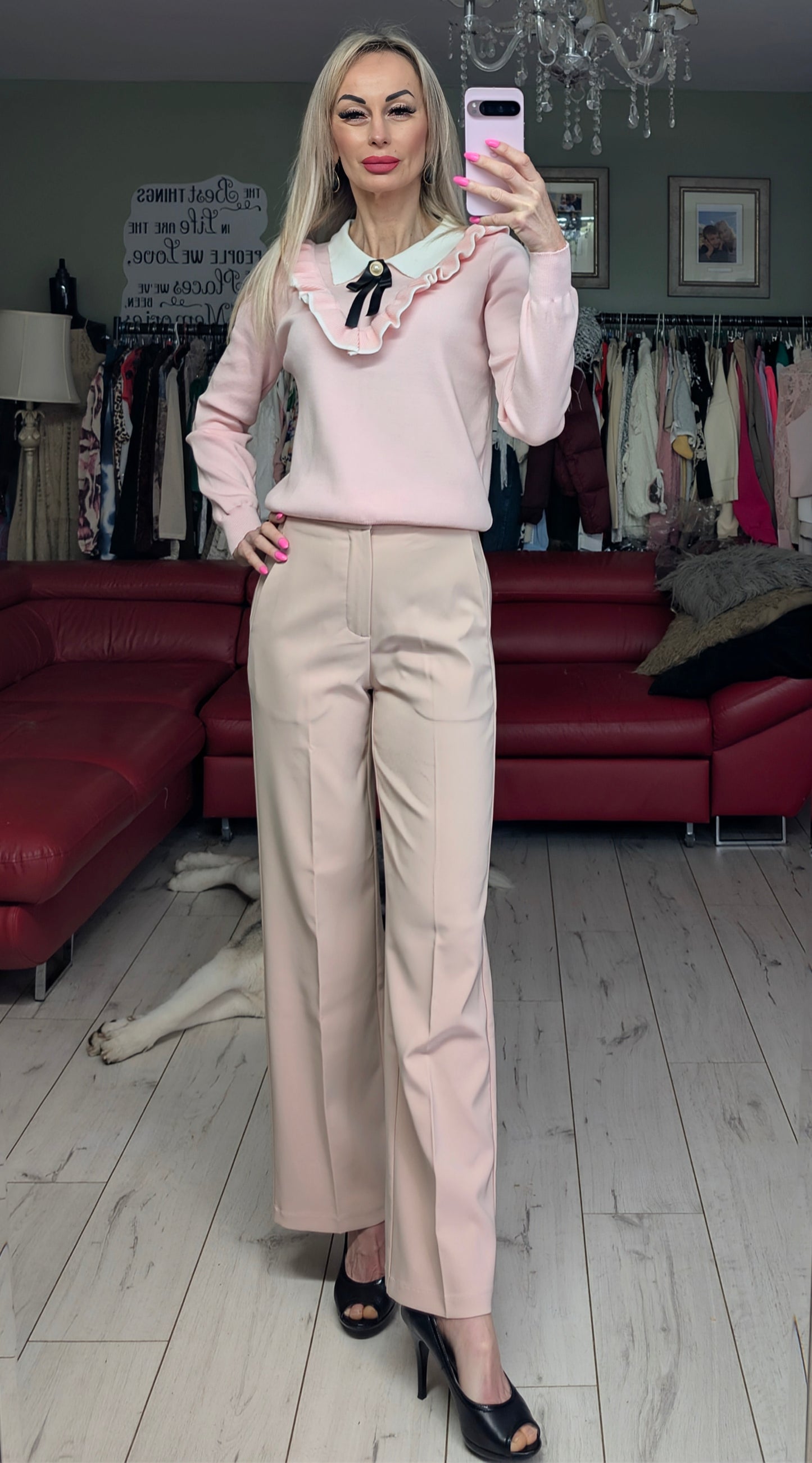 Light Pink Sweater With White Collar And Brooch