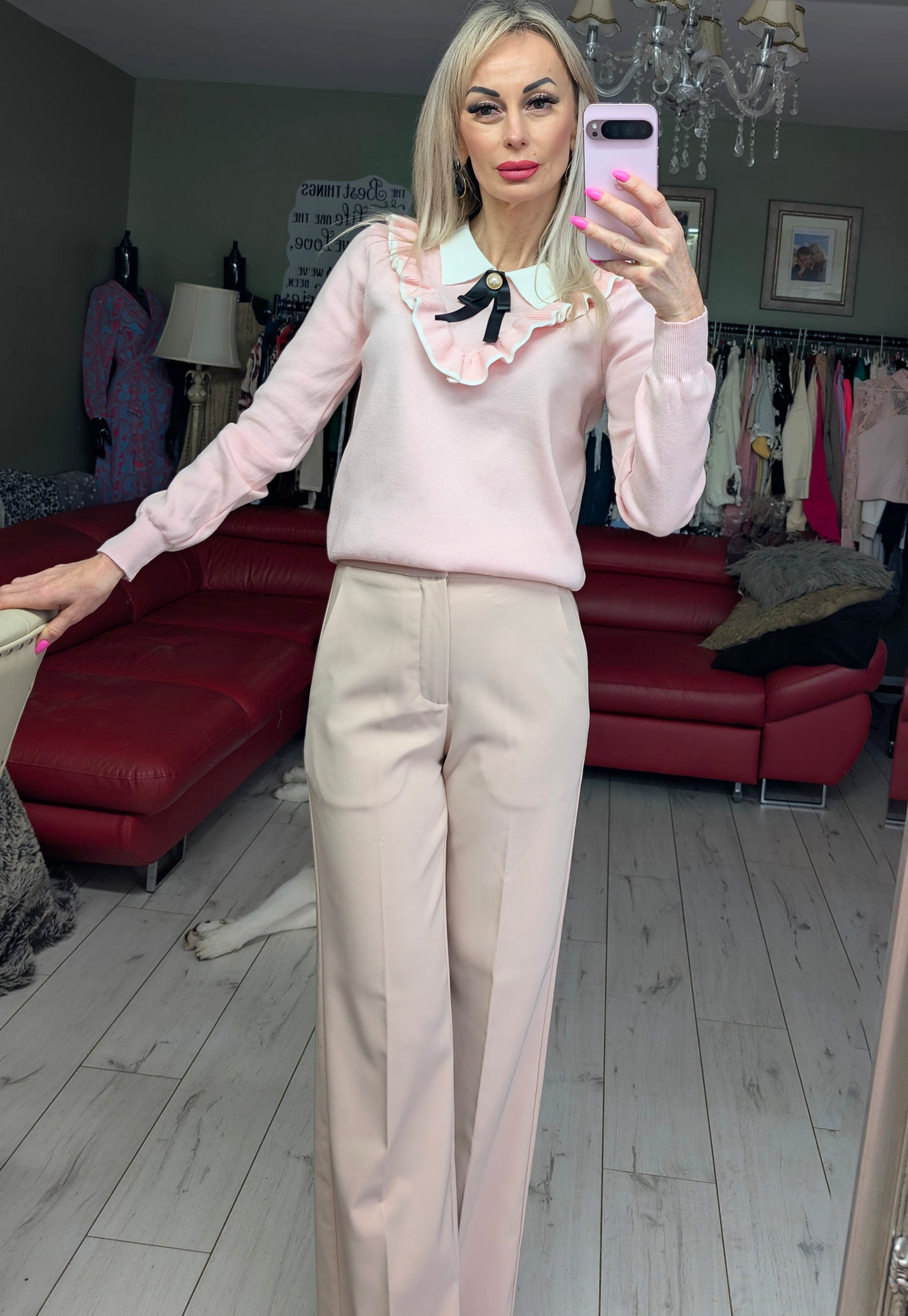 Light Pink Sweater With White Collar And Brooch