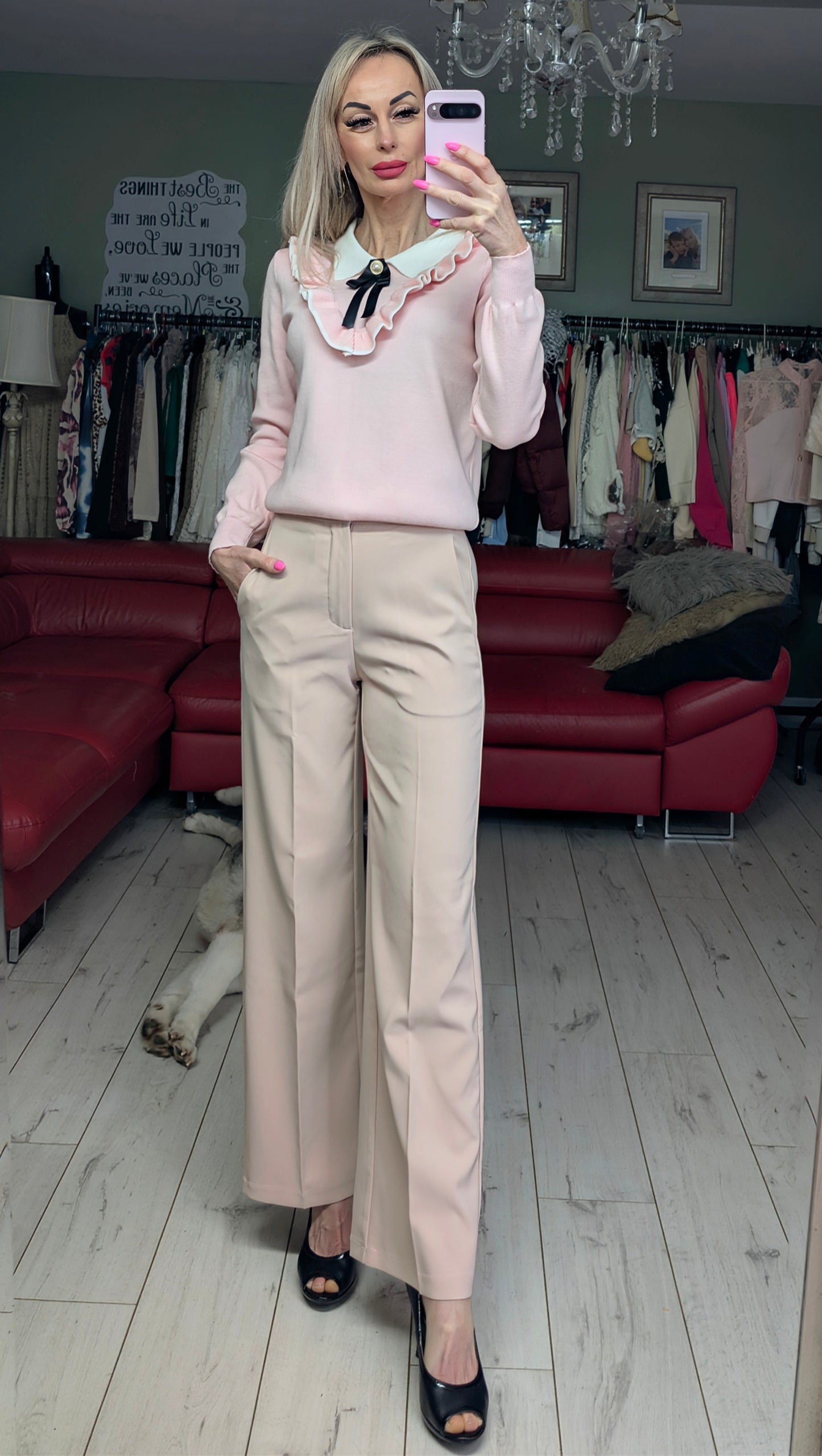 Light Pink Sweater With White Collar And Brooch